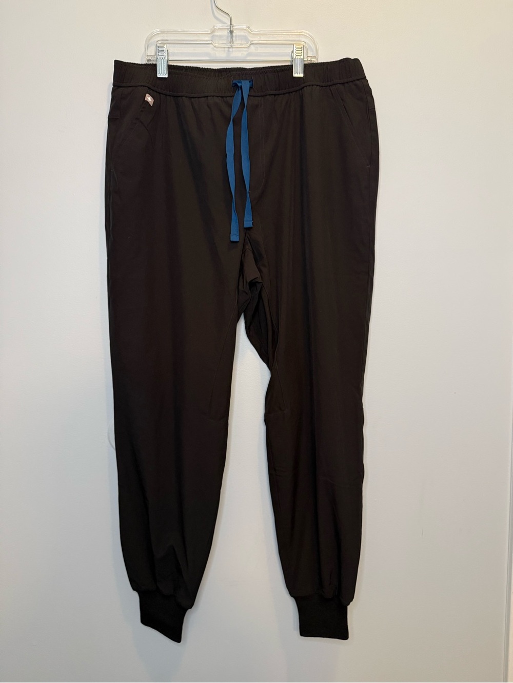 NWT FIGS Men's Tansen Slim FREEx Lined Jogger Scrub Pants Black Medium Short